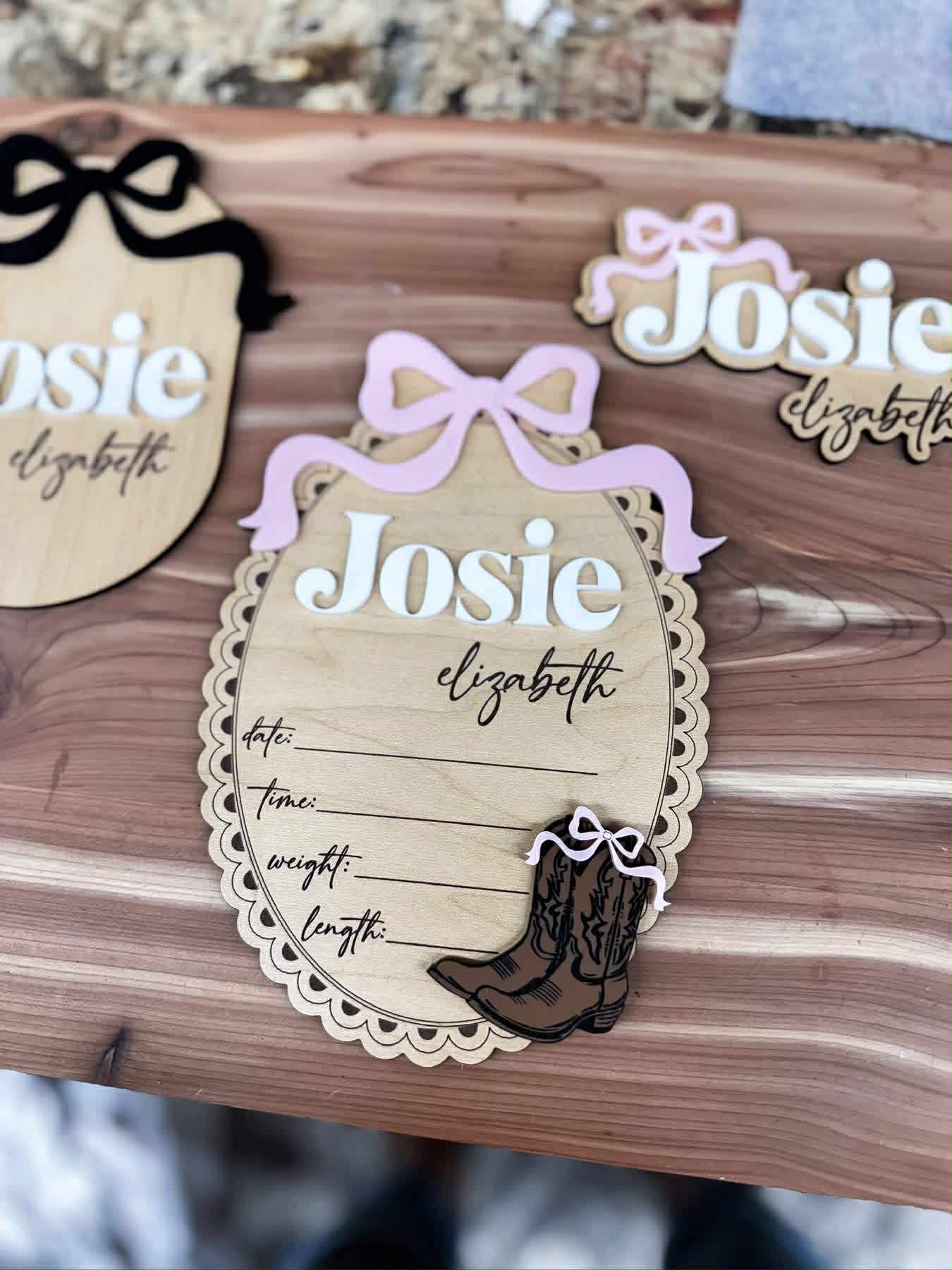 Baby Name Announcment - Bow with Boots (oval)
