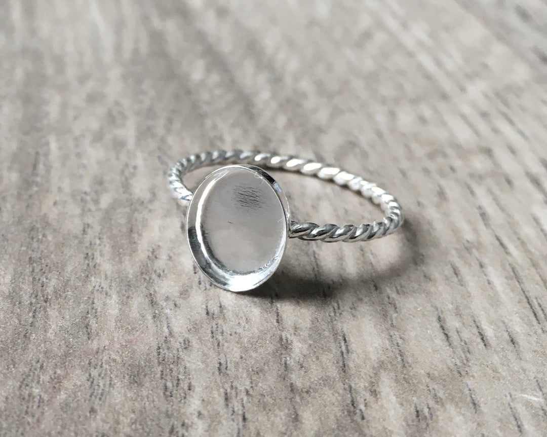Breastmilk Keepsake - Twist Band Oval Ring
